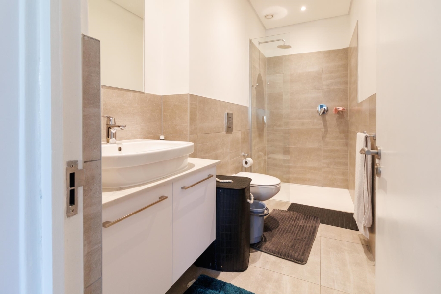 To Let 2 Bedroom Property for Rent in Foreshore Western Cape
